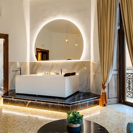 La Lepre Felice-Bovio Hotel เนเปิลส์ ภายนอก รูปภาพ