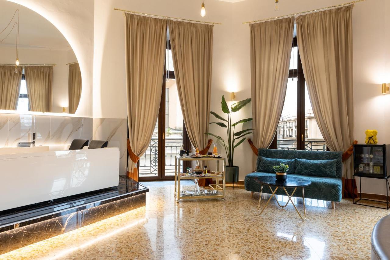 La Lepre Felice-Bovio Hotel เนเปิลส์ ภายนอก รูปภาพ
