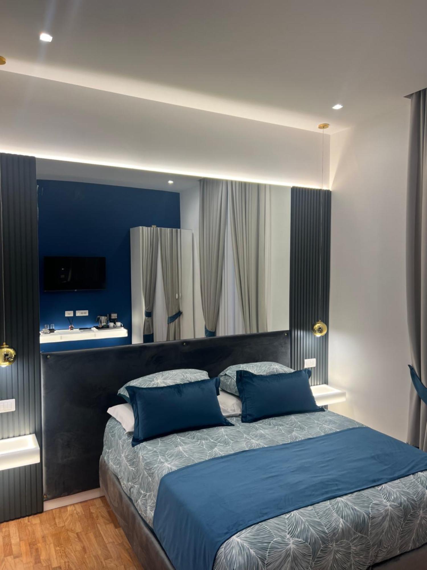 La Lepre Felice-Bovio Hotel เนเปิลส์ ภายนอก รูปภาพ
